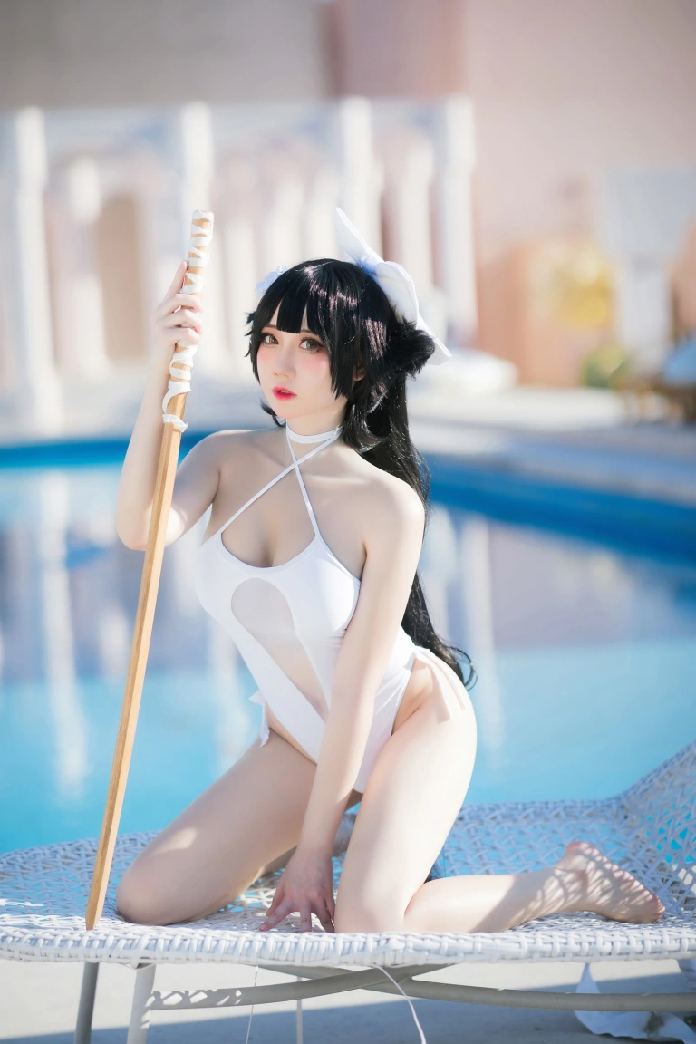 焖焖碳《高雄泳装》主题写真：24张全套美图