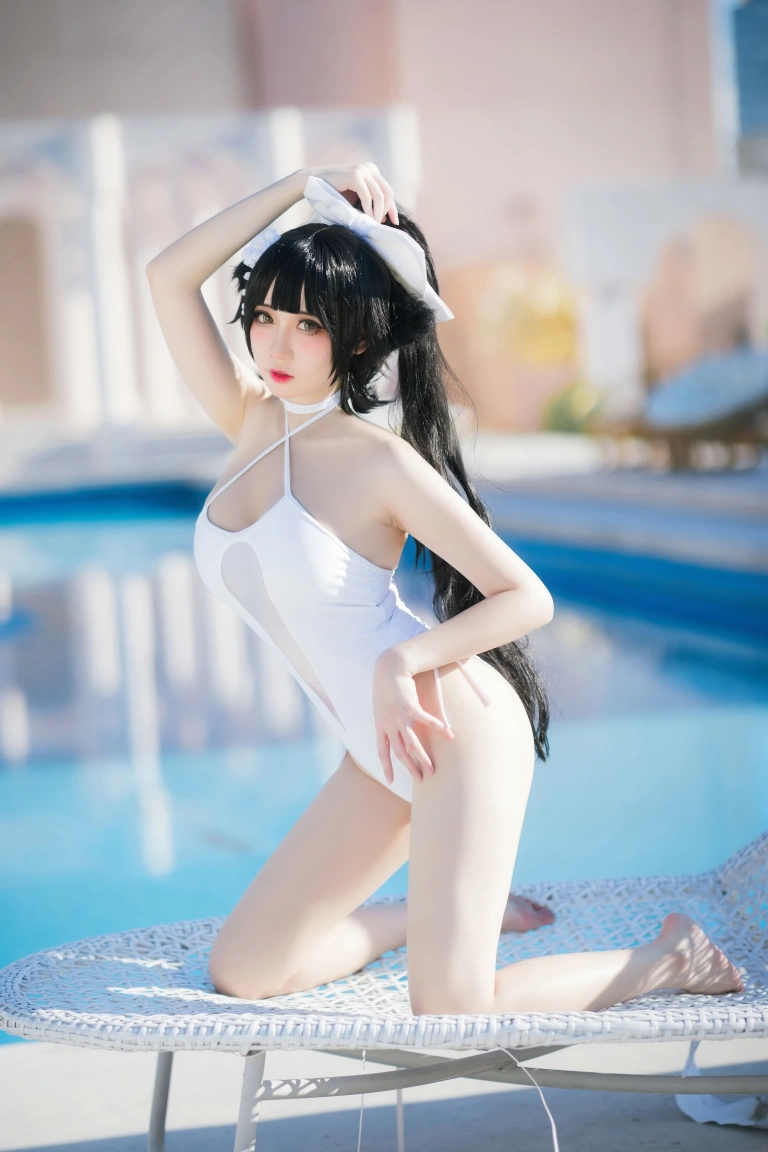 焖焖碳《高雄泳装》主题写真：24张全套美图