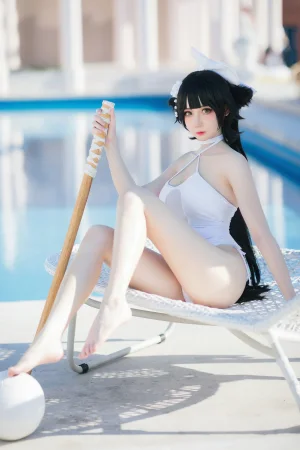 焖焖碳《高雄泳装》主题写真：24张全套美图