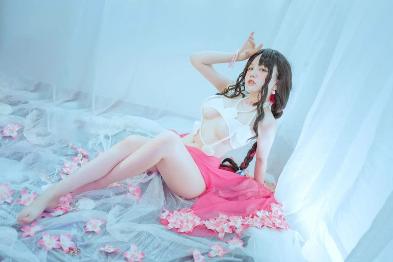 阿半今天很开心《杀生学院》主题写真：25张全套美图