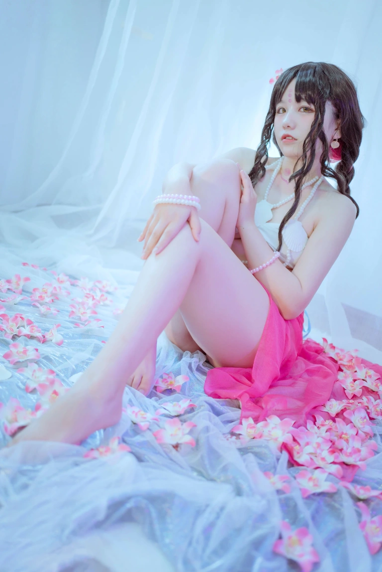 阿半今天很开心《杀生学院》主题写真：25张全套美图