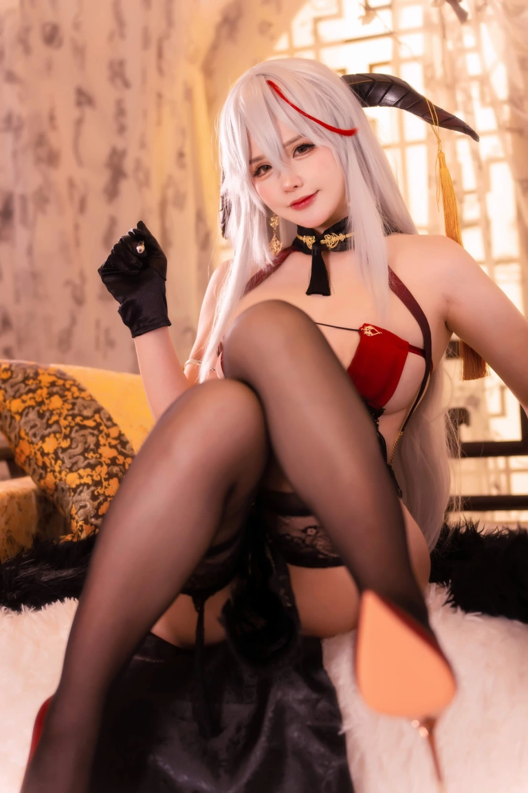 前羽《埃吉尔》主题写真：28张全套美图