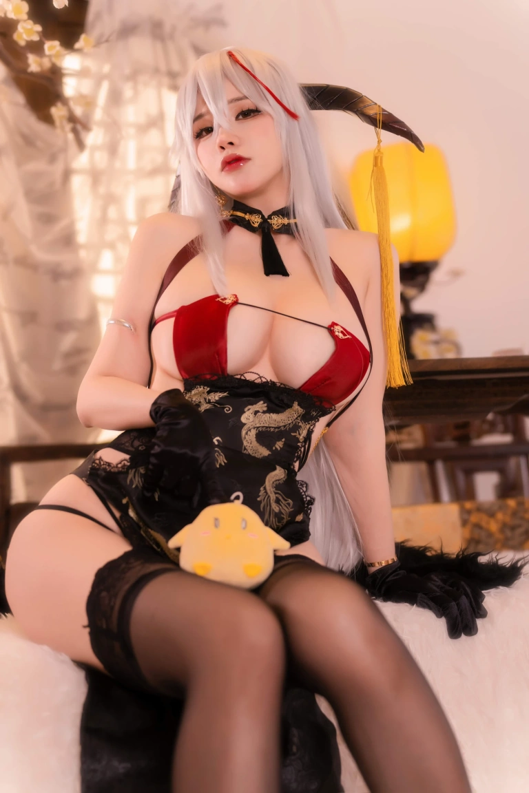 前羽《埃吉尔》主题写真：28张全套美图