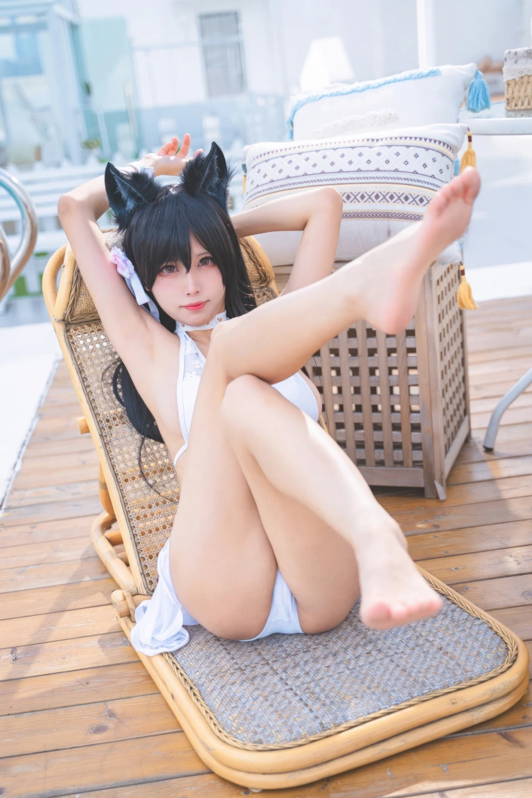 三無人型《碧蓝航线 爱宕泳装》主题写真：30张全套美图