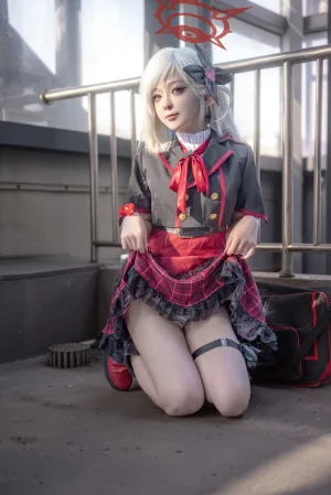 矢量鱼《蔚蓝档案 浅黄睦月原皮》主题写真：36张全套美图