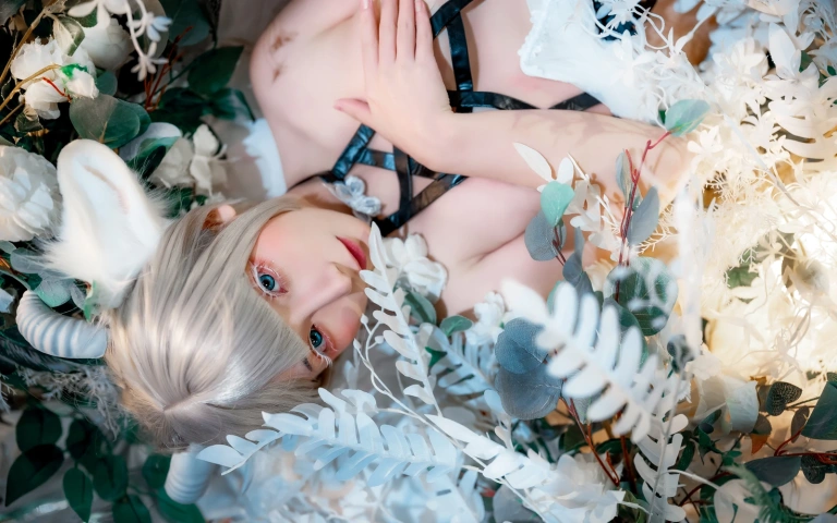 是三不是世《羊羊》主题写真：39张全套美图