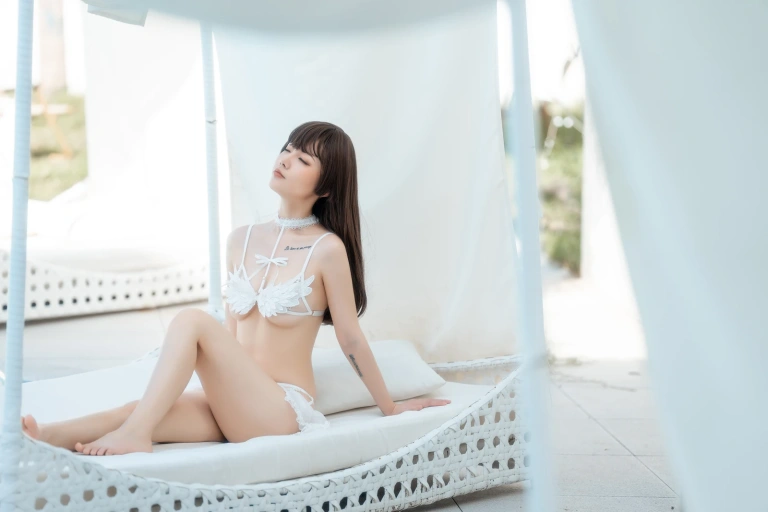 桃良阿宅《天使内衣》主题写真：42张全套美图
