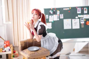 叉子宝宝《双马尾透明女仆》主题写真：43张全套美图