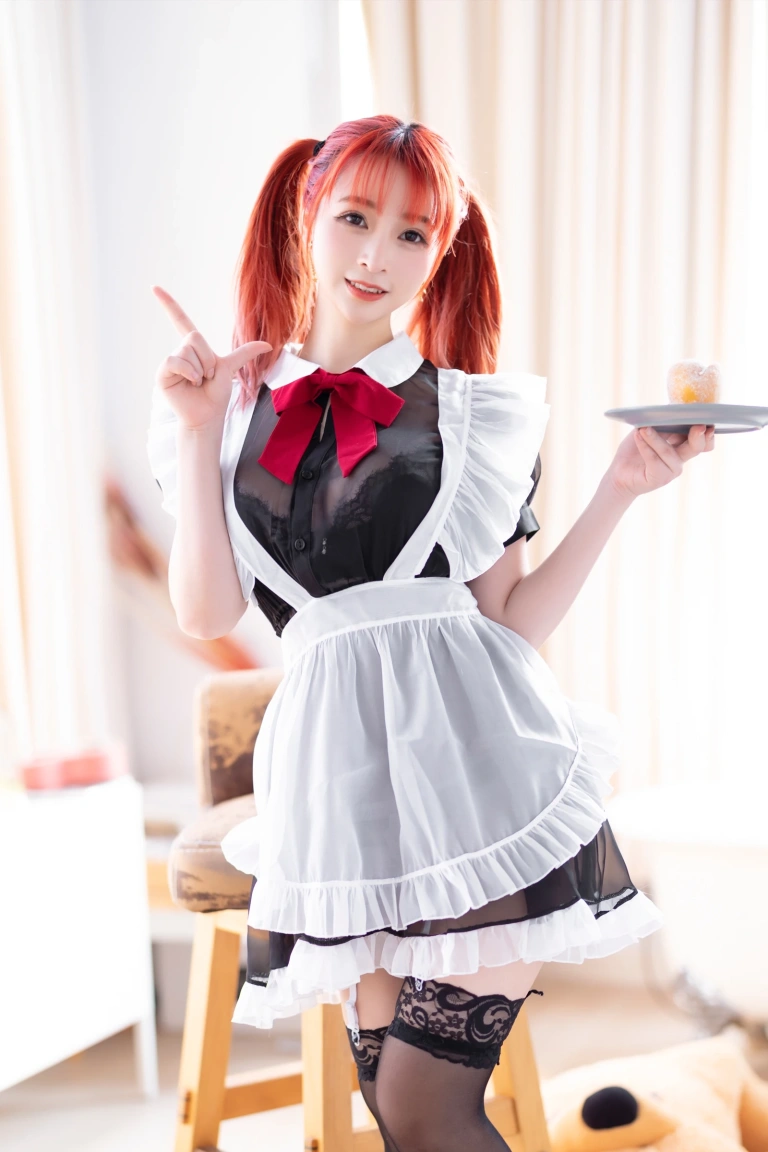 叉子宝宝《双马尾透明女仆》主题写真：43张全套美图