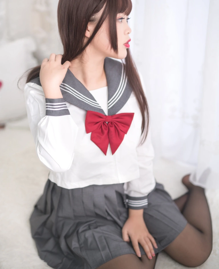 白烨《绝对足域》主题写真：77张全套美图，含9个视频