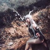 芋圆侑子《闪灵泳装》主题写真：9张全套美图