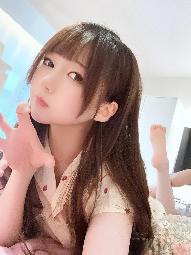 雫しずく《[Fantia] 2025年05月订阅》主题写真：207张全套美图，含6个视频