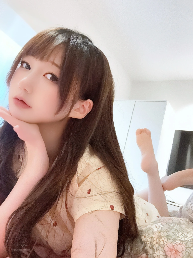 雫しずく《[Fantia] 2025年05月订阅》主题写真：207张全套美图，含6个视频
