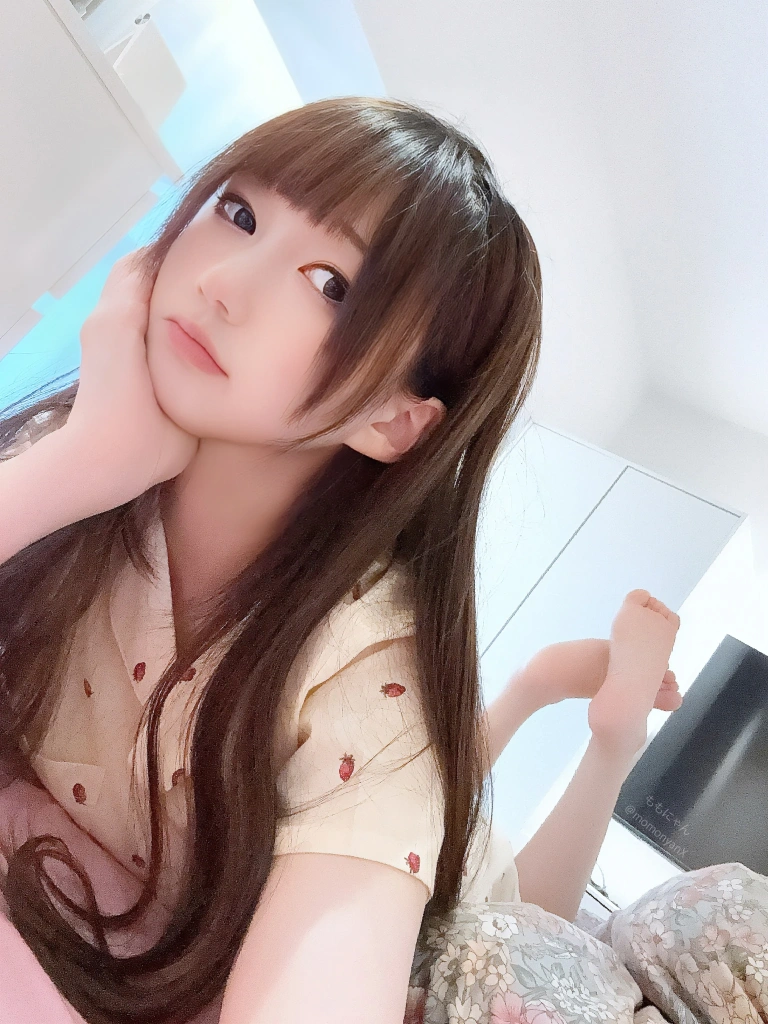 雫しずく《[Fantia] 2025年05月订阅》主题写真：207张全套美图，含6个视频
