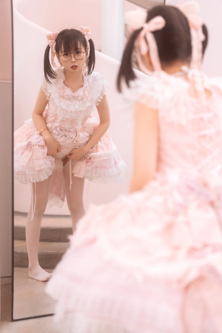 幼水铃衣《小蛋糕加JK》主题写真：30张全套美图，含1个视频