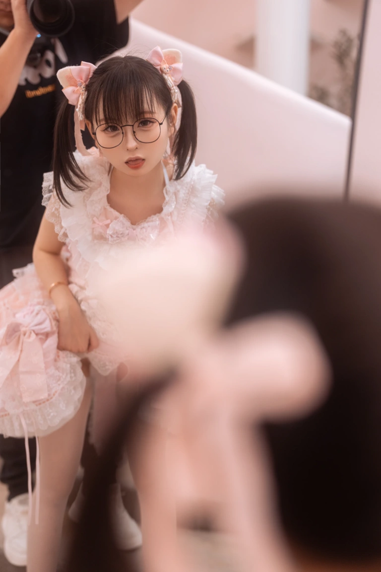 幼水铃衣《小蛋糕加JK》主题写真：30张全套美图，含1个视频