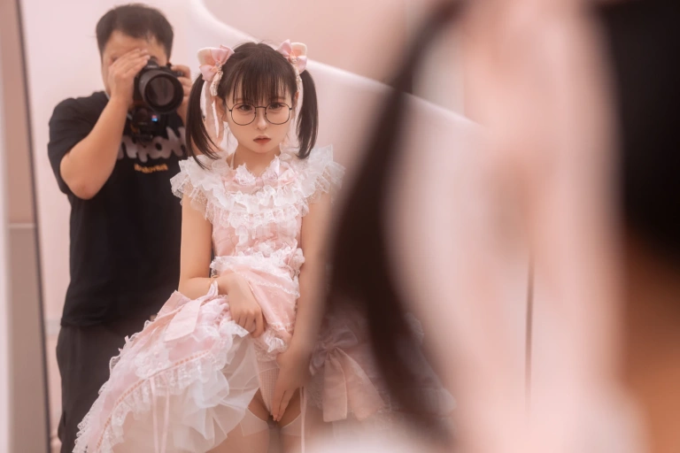 幼水铃衣《小蛋糕加JK》主题写真：30张全套美图，含1个视频