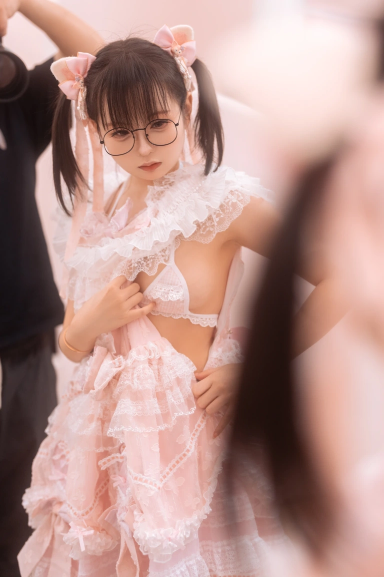 幼水铃衣《小蛋糕加JK》主题写真：30张全套美图，含1个视频