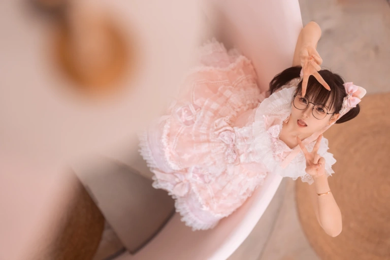 幼水铃衣《小蛋糕加JK》主题写真：30张全套美图，含1个视频