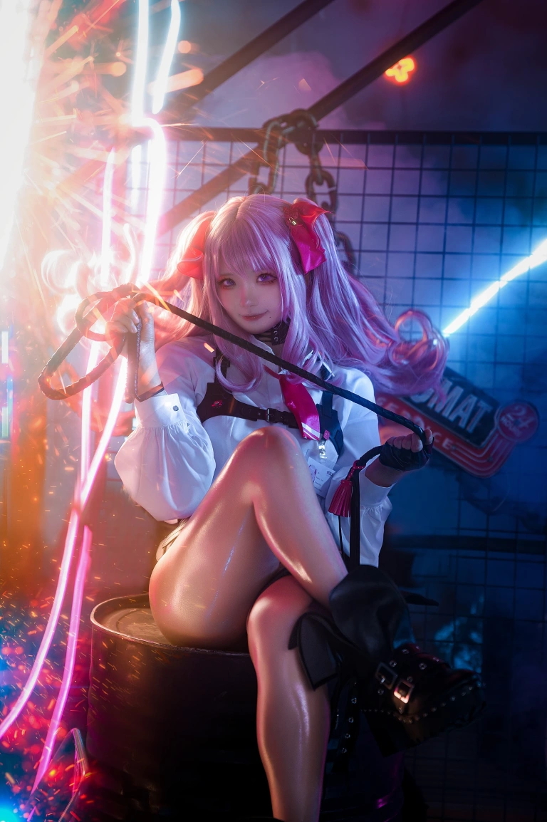 伊喵君《Nikke胜利女神尤妮》主题写真：34张全套美图