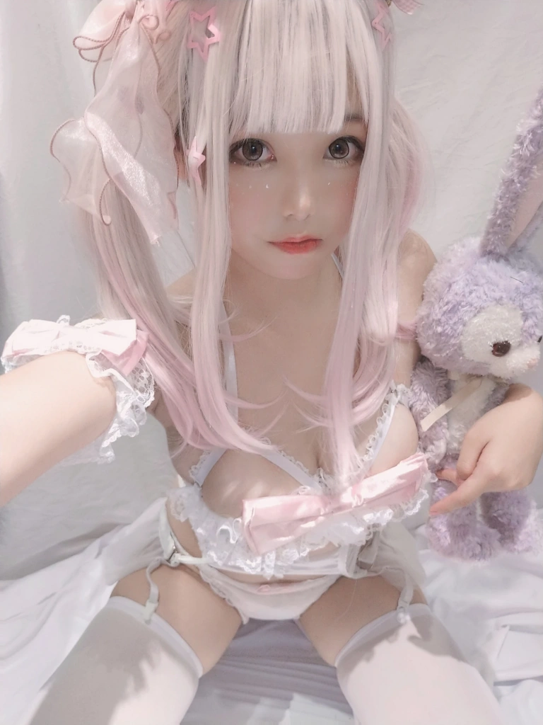 蜜汁猫裘《少女梦境》主题写真：10张全套美图