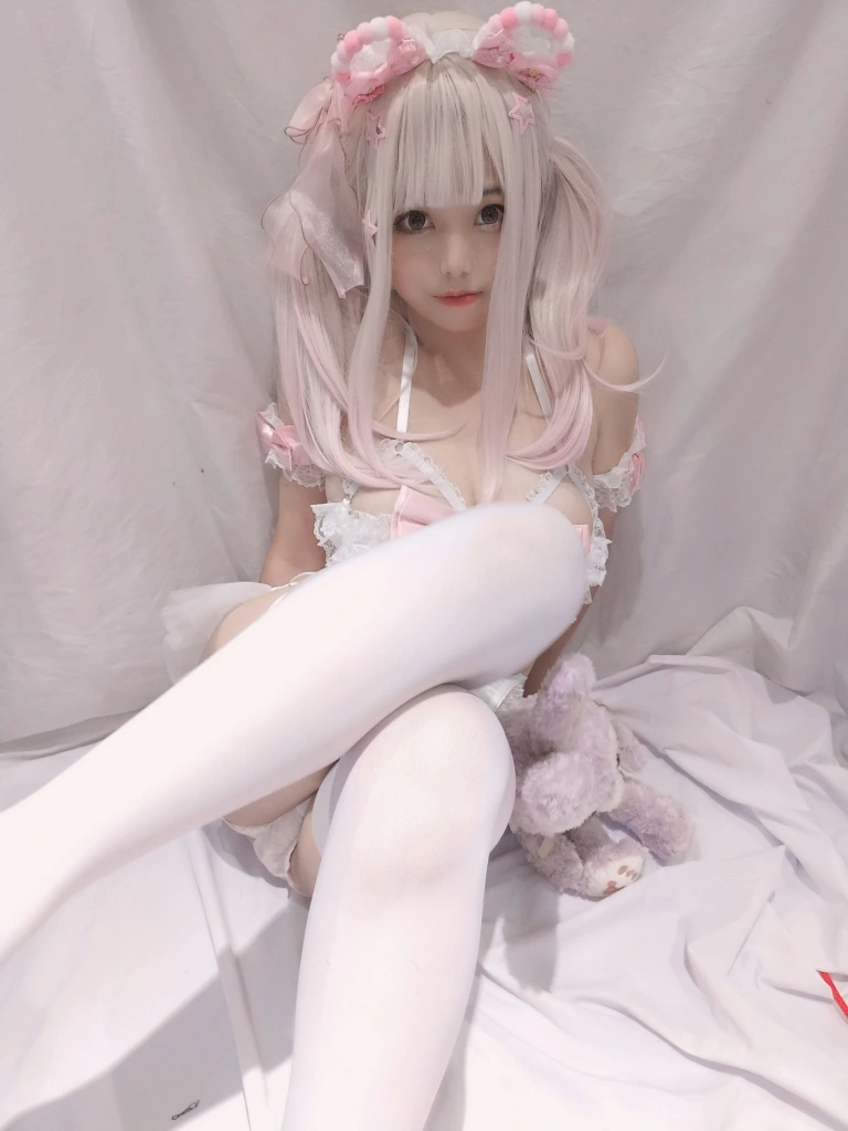 蜜汁猫裘《少女梦境》主题写真：10张全套美图