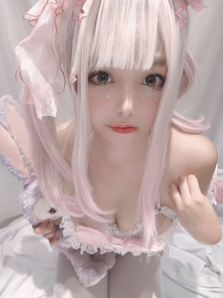 蜜汁猫裘《少女梦境》主题写真：10张全套美图