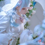 小野寺地瓜《纯白魔女》主题写真：15张全套美图