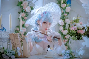 小野寺地瓜《纯白魔女》主题写真：15张全套美图