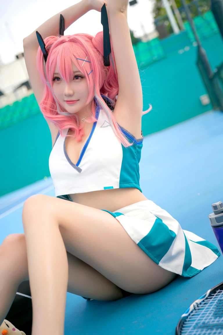 瓜希酱《布莱默顿》主题写真：20张全套美图
