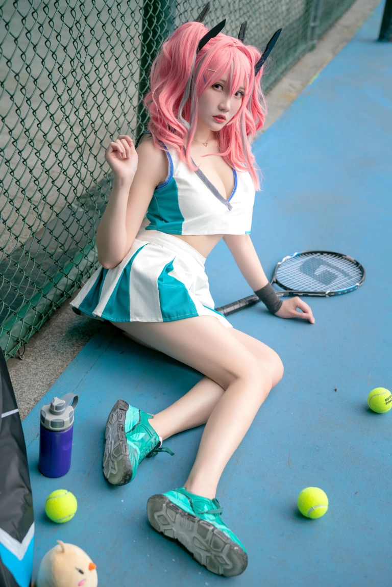 瓜希酱《布莱默顿》主题写真：20张全套美图
