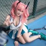 瓜希酱《布莱默顿》主题写真：20张全套美图