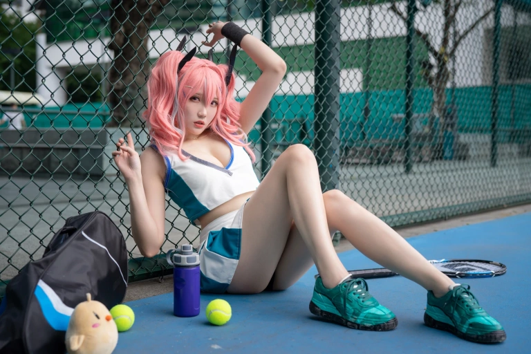 瓜希酱《布莱默顿》主题写真：20张全套美图