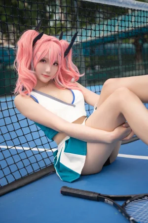 瓜希酱《布莱默顿》主题写真：20张全套美图