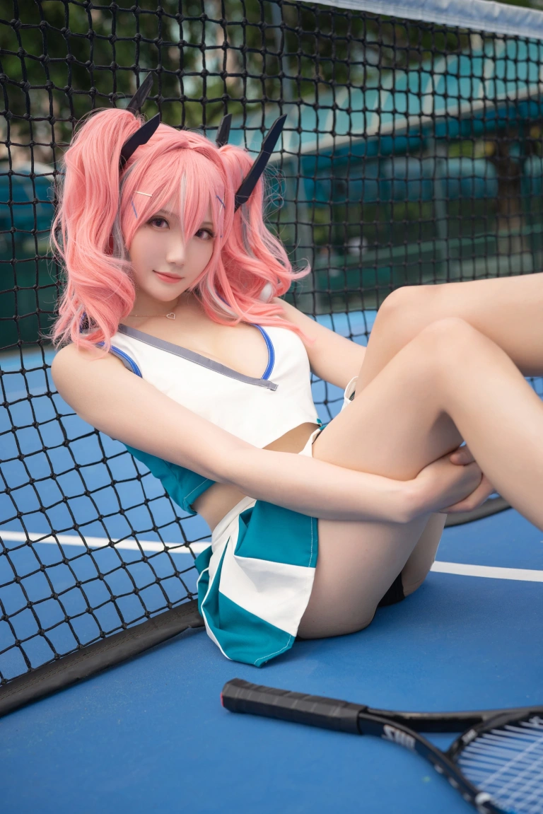 瓜希酱《布莱默顿》主题写真：20张全套美图