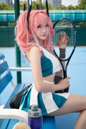 瓜希酱《布莱默顿》主题写真：20张全套美图