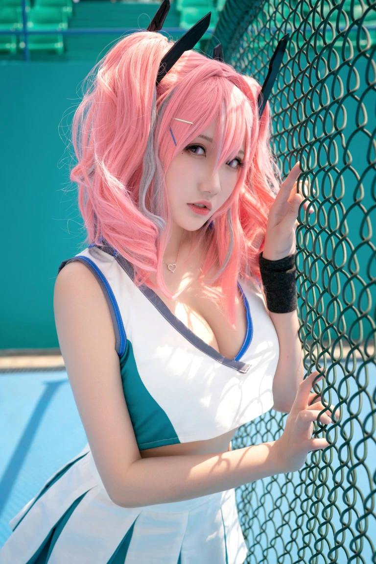 瓜希酱《布莱默顿》主题写真：20张全套美图