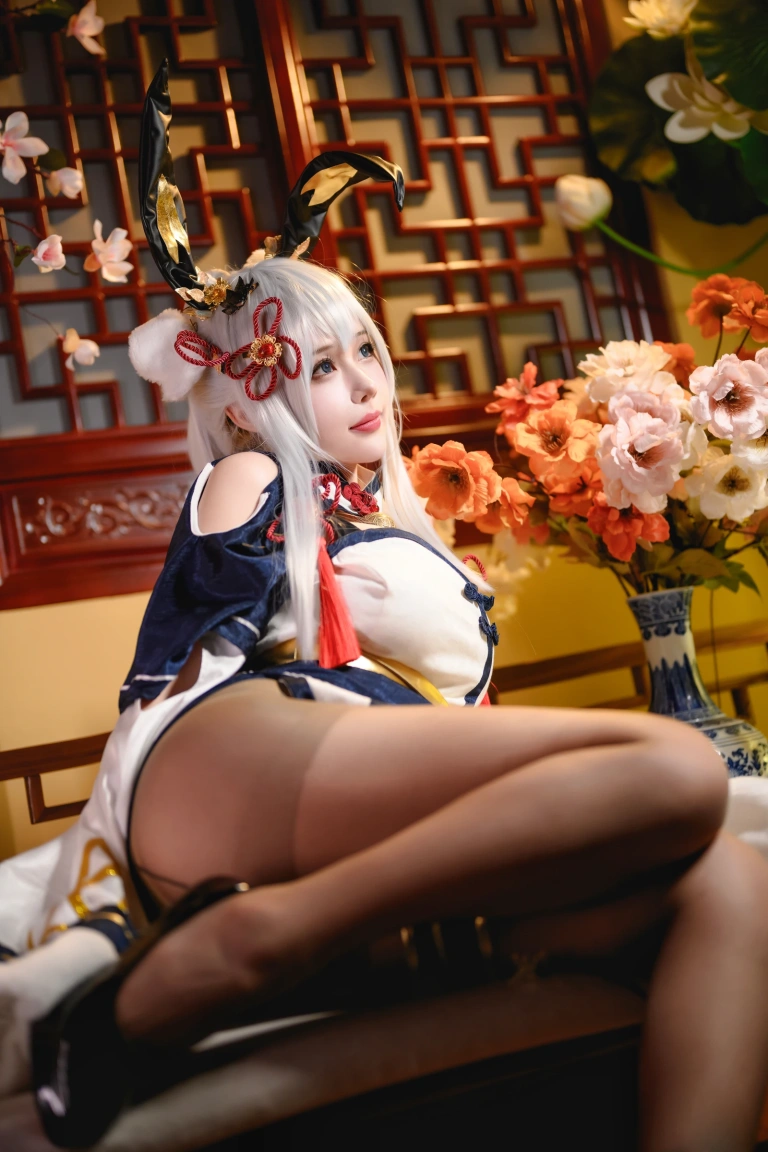 凛子酱《旗袍兔兔》主题写真：21张全套美图