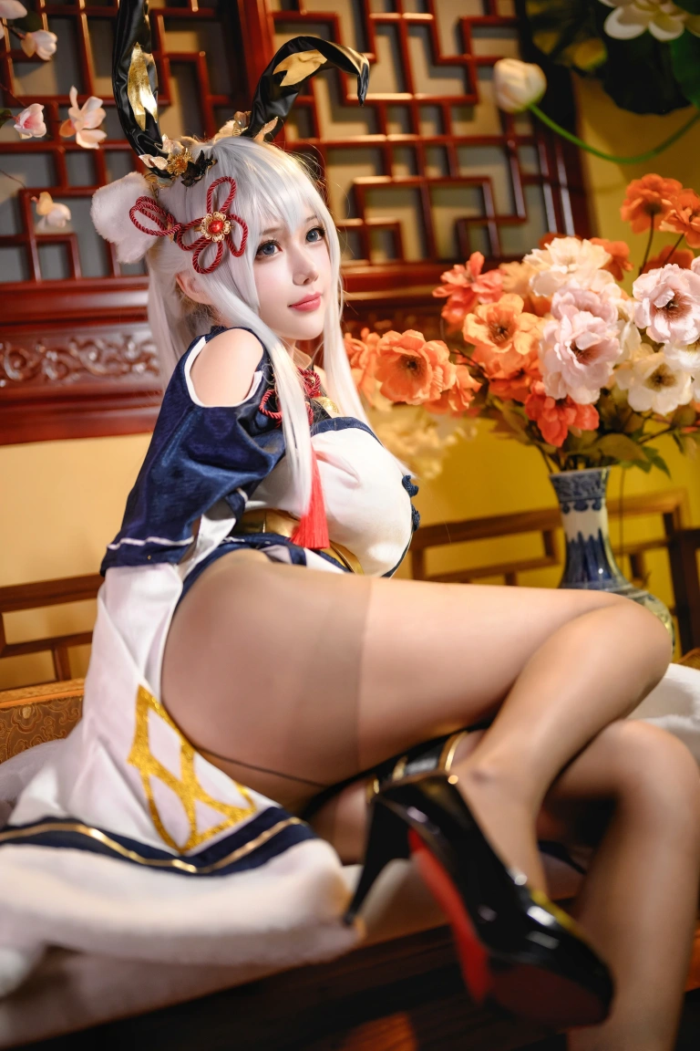 凛子酱《旗袍兔兔》主题写真：21张全套美图