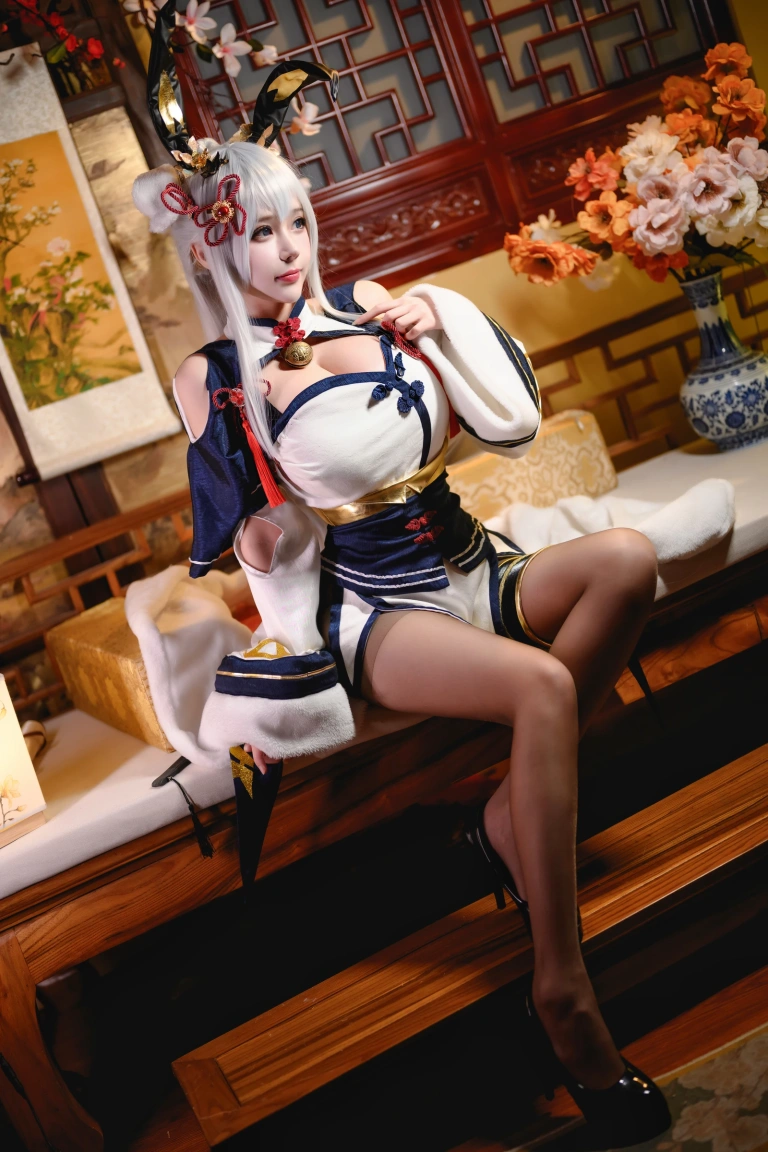 凛子酱《旗袍兔兔》主题写真：21张全套美图