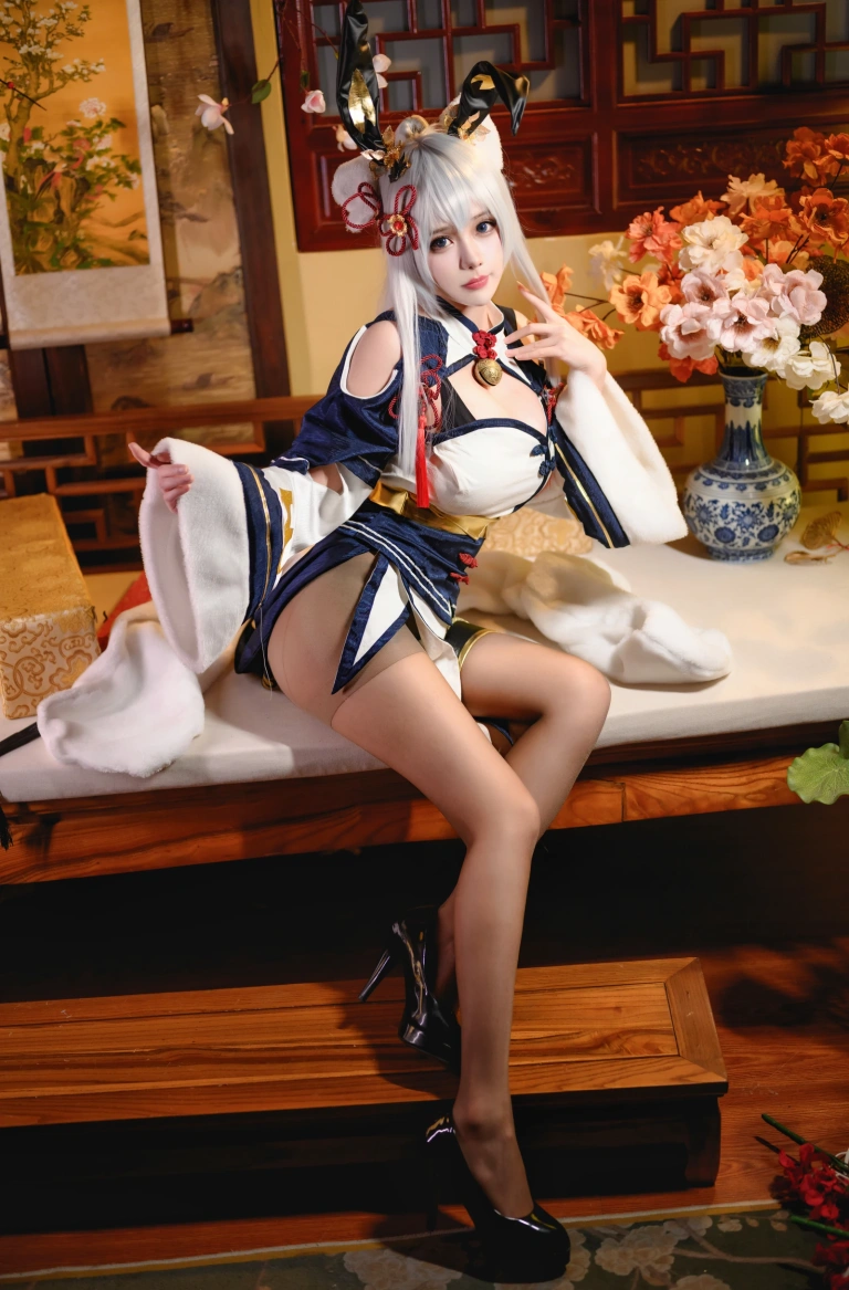 凛子酱《旗袍兔兔》主题写真：21张全套美图