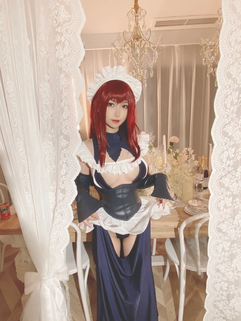 一北亦北《斯卡哈同人女仆》主题写真：24张全套美图，含2个视频