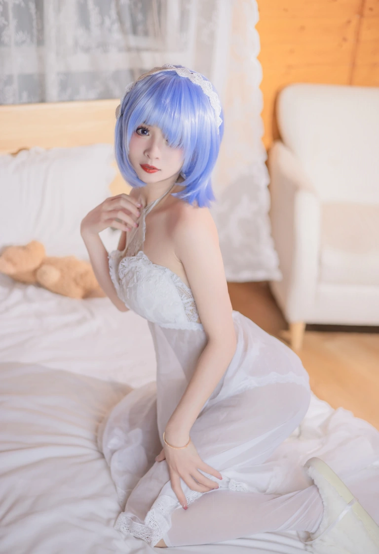 九九八《蕾姆》主题写真：25张全套美图