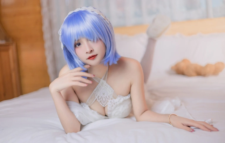 九九八《蕾姆》主题写真：25张全套美图