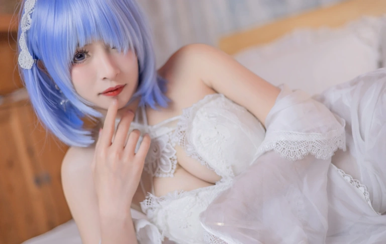 九九八《蕾姆》主题写真：25张全套美图