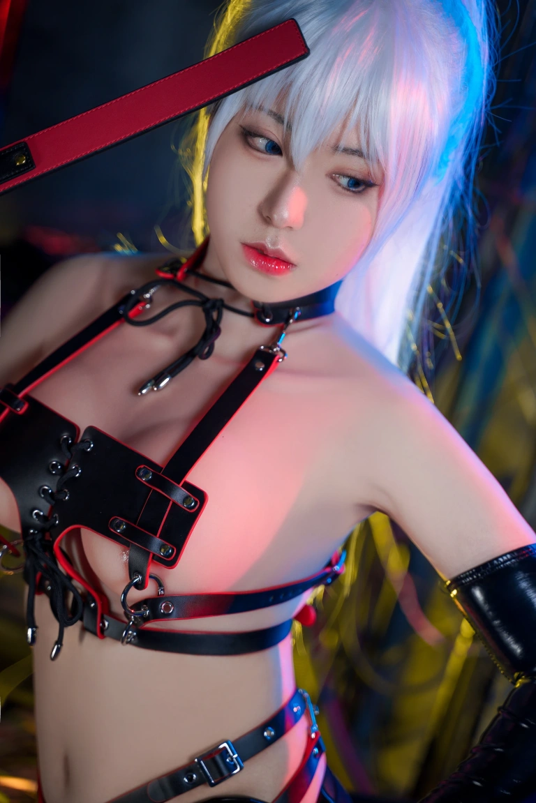 虎森森《皮革女王》主题写真：25张全套美图