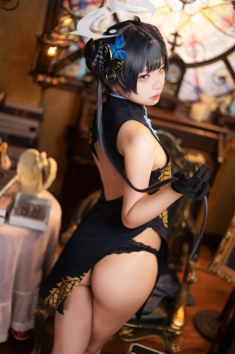 伊喵君《蔚蓝档案 妃咲》主题写真：26张全套美图