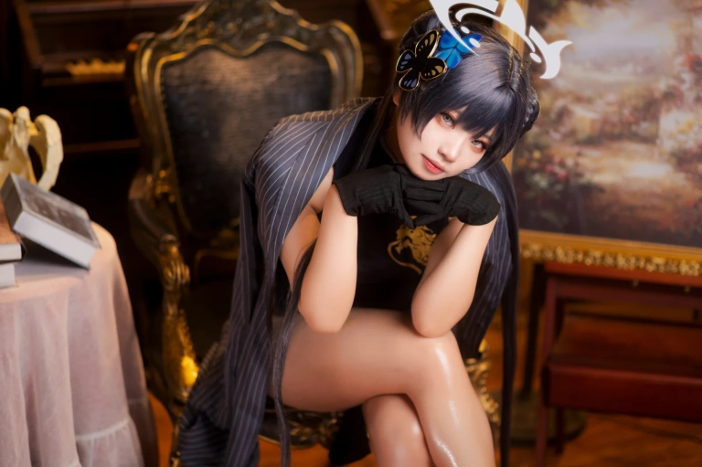 伊喵君《蔚蓝档案 妃咲》主题写真：26张全套美图