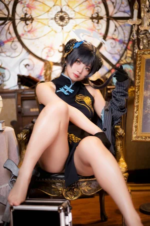 伊喵君《蔚蓝档案 妃咲》主题写真：26张全套美图