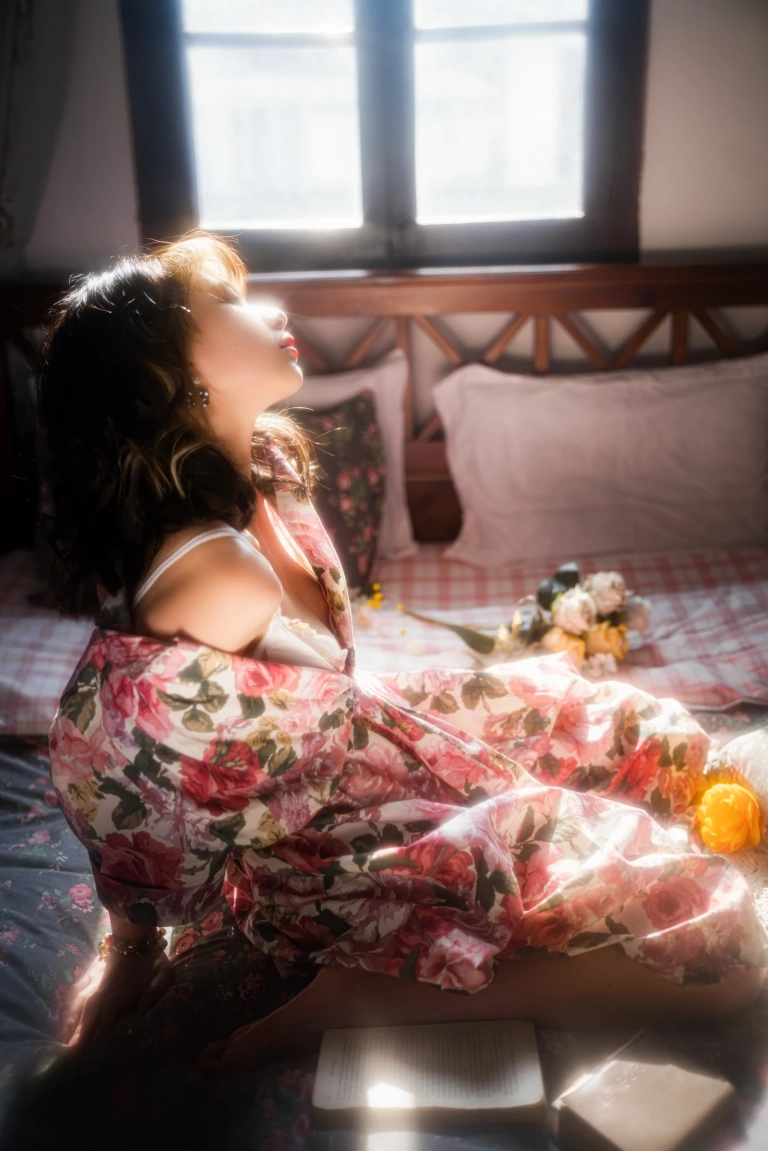 清青琴玖《梦里碎花》主题写真：26张全套美图